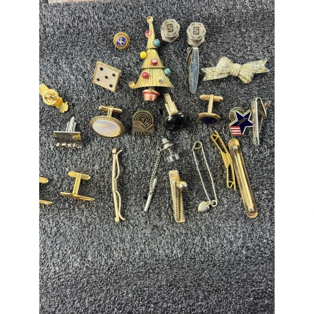 Vintage Men lot 22 Accessory Lot Cufflinks Tie Bars Lapel Pins‎ Christmas Tree